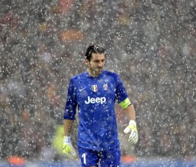 开云在线赛事平台-唯一性之战，当阿根廷风暴冲垮红黑堡垒，赖斯在奥运周期关键接管中定义伟大