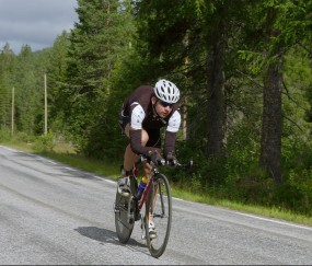 开云网页版-赛道与球场，当F1揭幕战之夜遇见武切维奇的关键时刻
