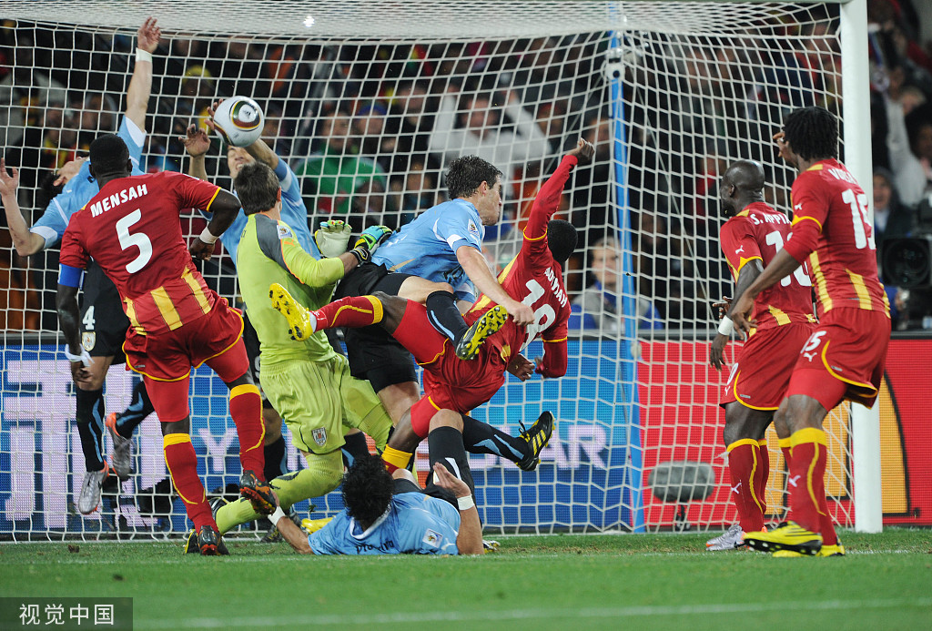 乌拉圭绝杀波兰,苏亚雷斯点燃赛场 乌拉圭绝杀波兰,苏亚雷斯点燃赛场