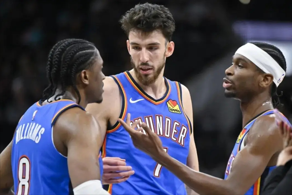 土耳其男篮力克76人,布克制霸全场 土耳其男篮力克76人,布克制霸全场