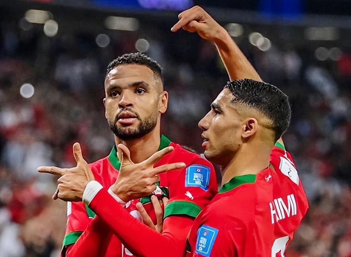 摩洛哥队在点球大战中战胜巴拿马，晋级半决赛