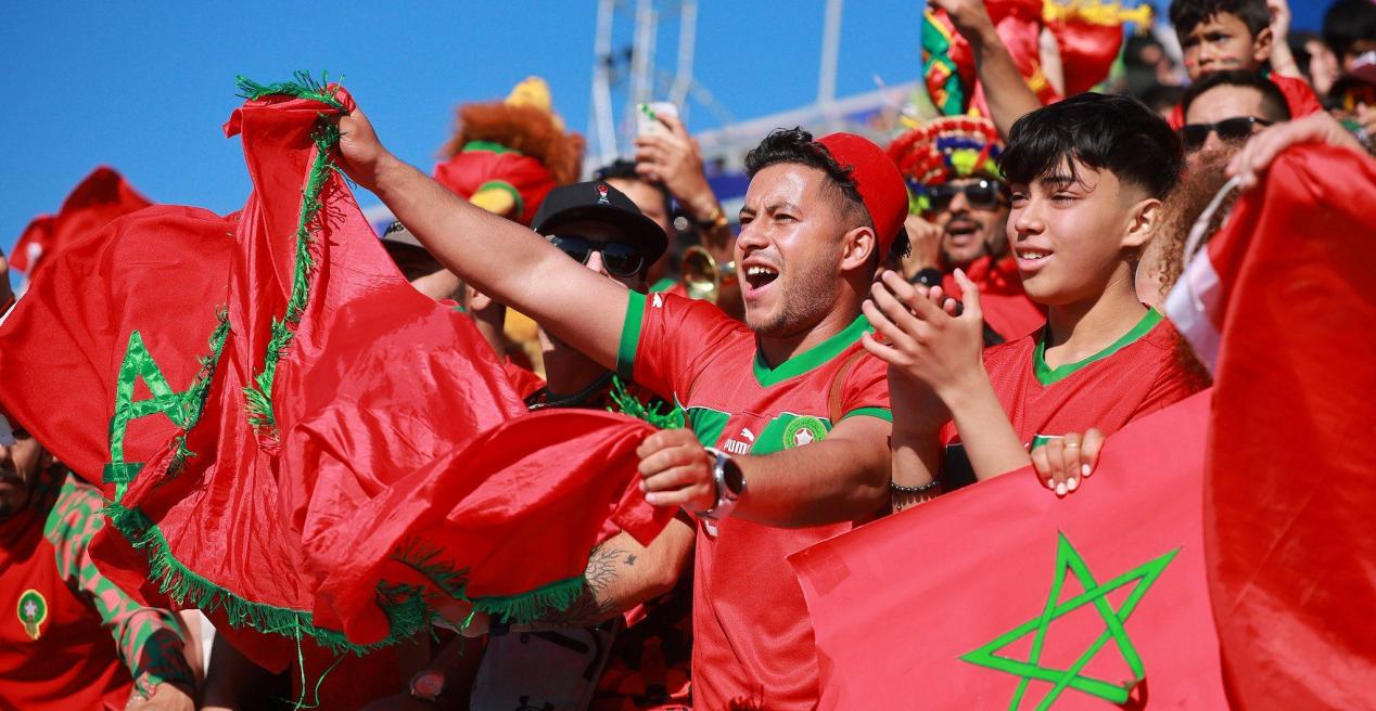 摩洛哥队在点球大战中战胜巴拿马，晋级半决赛