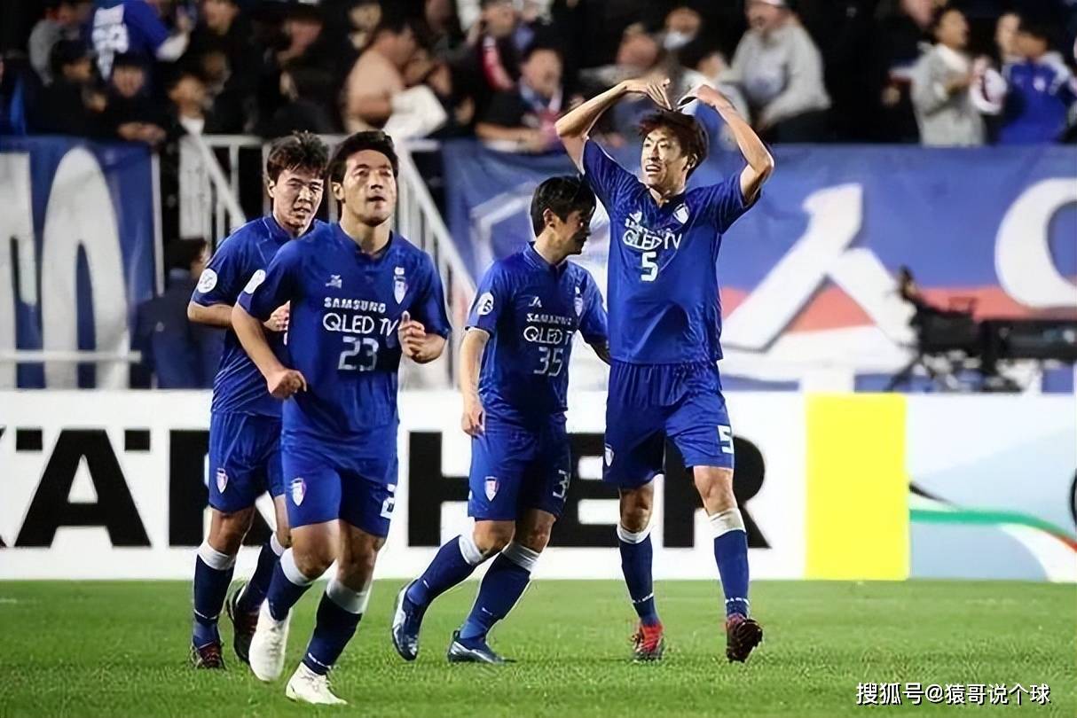 首尔FC球员集训日常互动，备战下一轮比赛